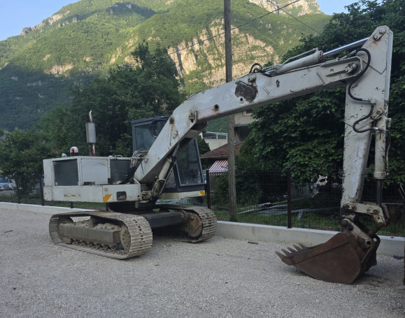 Escavatore FAI 90