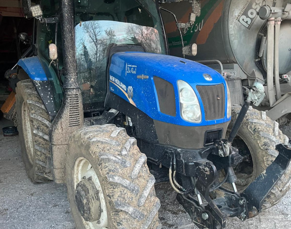 NEW HOLLAND T6 150