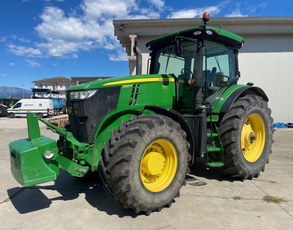 JOHN DEERE 7230 R