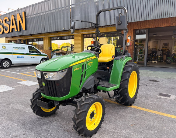 John Deere 3038 E