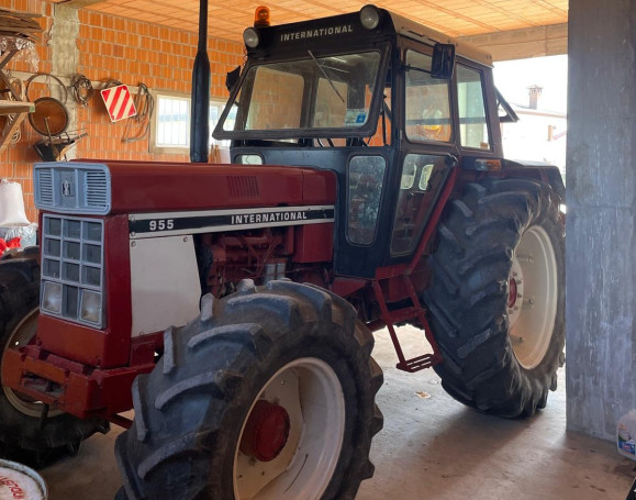 INTERNATIONAL 955