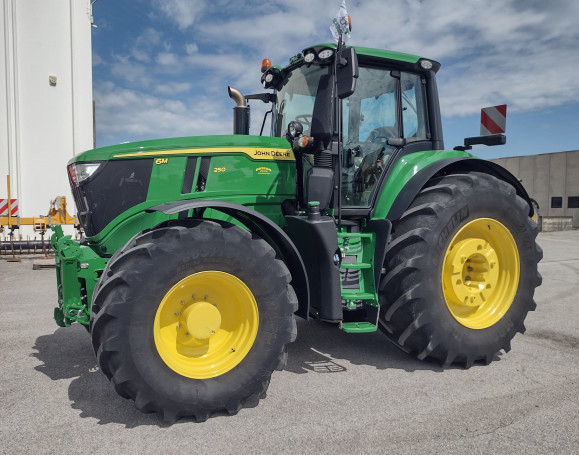 John Deere 6M 250