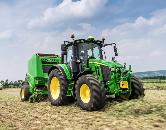 John Deere 6120M