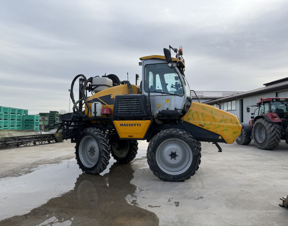 Irroratore semovente Mazzotti Ibis Piralide mais 2000