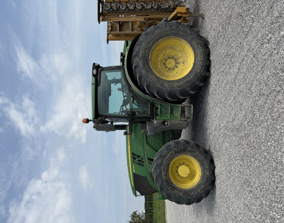 JOHN DEERE 6215 R