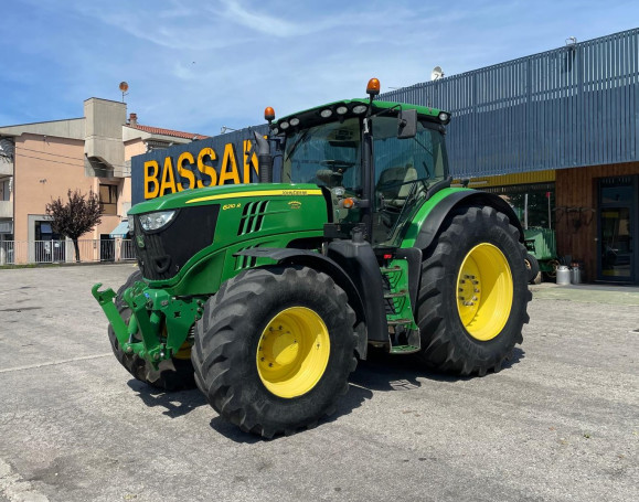 John Deere 6210 R