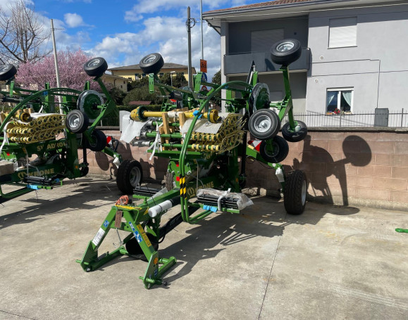 Andanatore trainato Krone Swadro TC 640