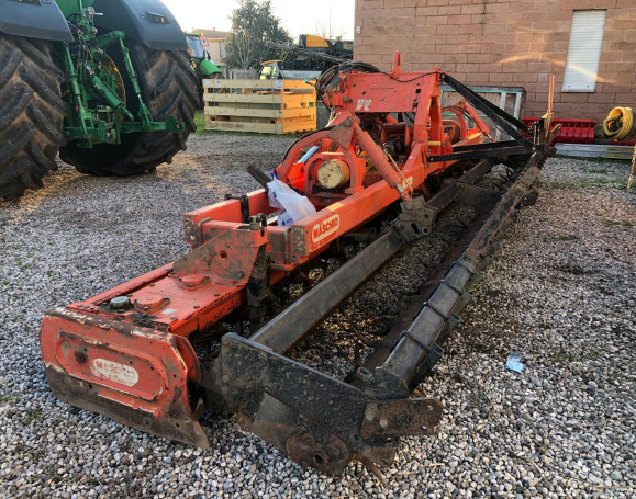 Erpice rotante Maschio Aquila 6000 a spuntoni