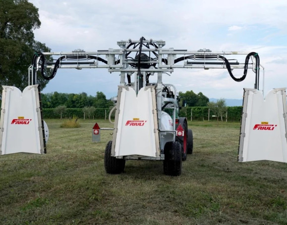 Botte diserbo trainata Friuli Dia Tris 2000