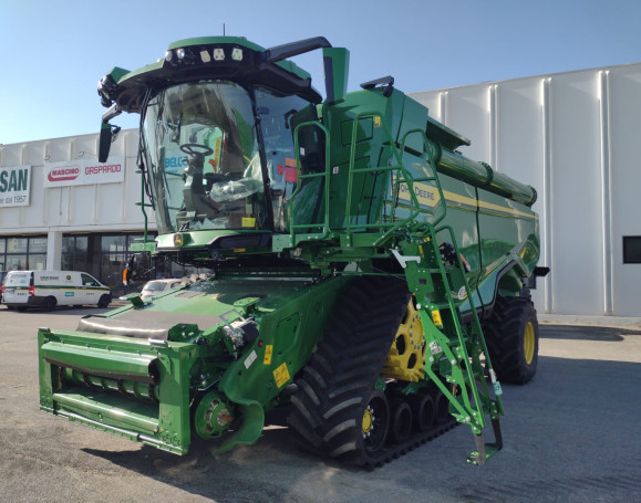 Mietitrebbia John Deere X9