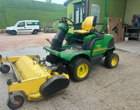 John Deere 1445
