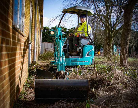 Escavatore Kobelco SK17SR