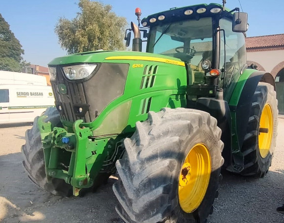 JOHN DEERE 6210 R