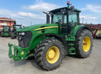 John Deere 7730