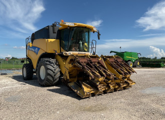 MIETITREBBIA NEW HOLLAND CX 8080