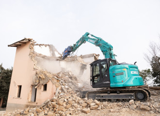 Escavatore Kobelco SK140SR
