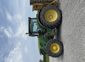 JOHN DEERE 6215 R