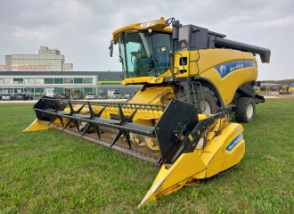 Mietitrebbia New Holland CX 8050