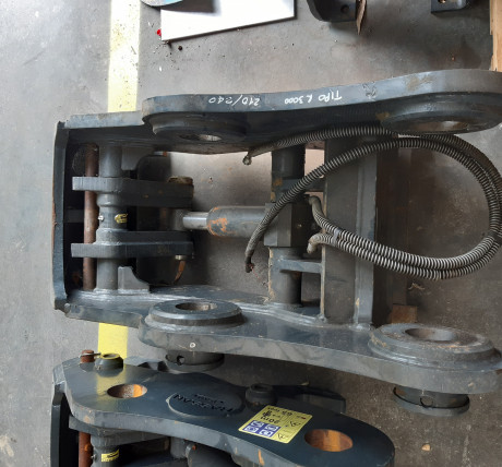 ATTACCO RAPIDO EURO BUCKET X SK 240 