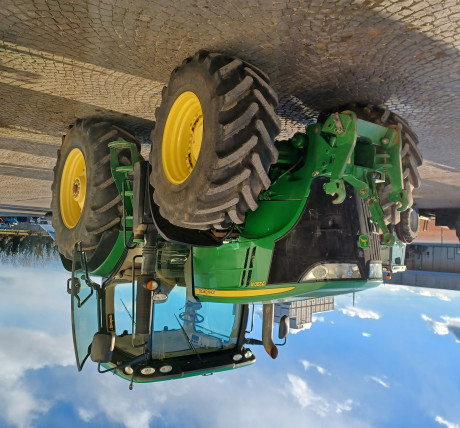 JOHN DEERE 7230 R