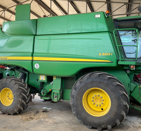 JOHN DEERE S560
