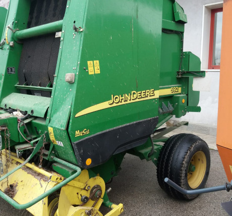 ROTOPRESSA JOHN DEERE 592