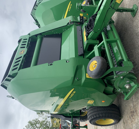 ROTOPRESSA JOHN DEERE V641M