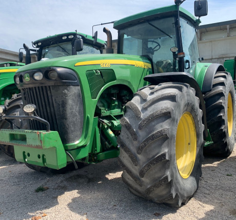 JOHN DEERE 8220
