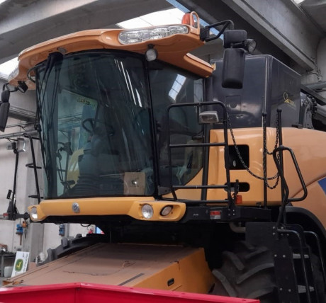 NEW HOLLAND CR 960